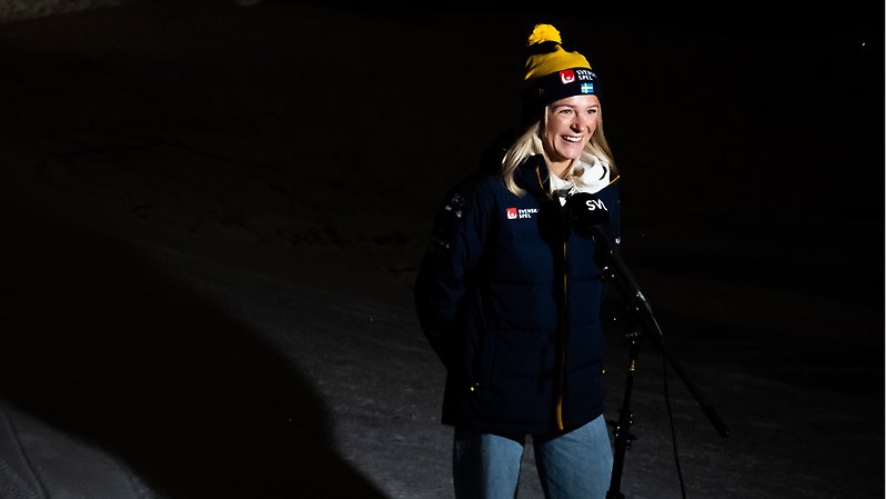 Frida Karlsson intervjuas av SVT. Foto: Bildbyrån.